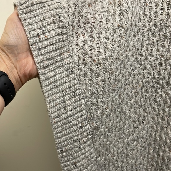 Cleo knitted cape (sz OS) - Picture 5 of 8